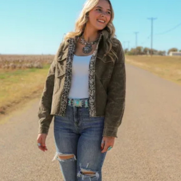 2 left😀New gray corduroy snakeskin trim jacket - Picture 8 of 17